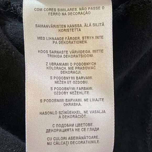 Guess Men's Black Gray Graphic V-Neck Tee - Picture 7 of 10